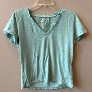 Madewell The Easy Crop V-Neck Tee in Soft Slub, Size Medium Soft Blue Color